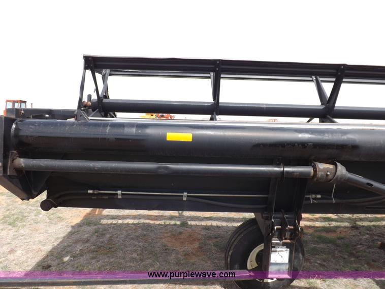 image for item F6494 MacDon 960 36' rigid header