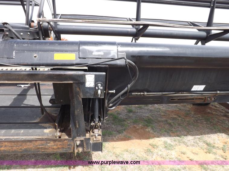 image for item F6494 MacDon 960 36' rigid header