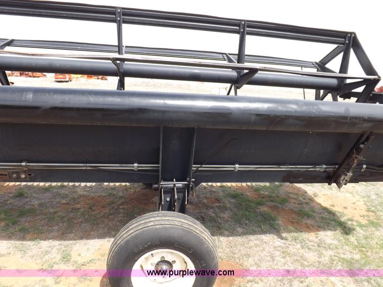 image for item F6494 MacDon 960 36' rigid header