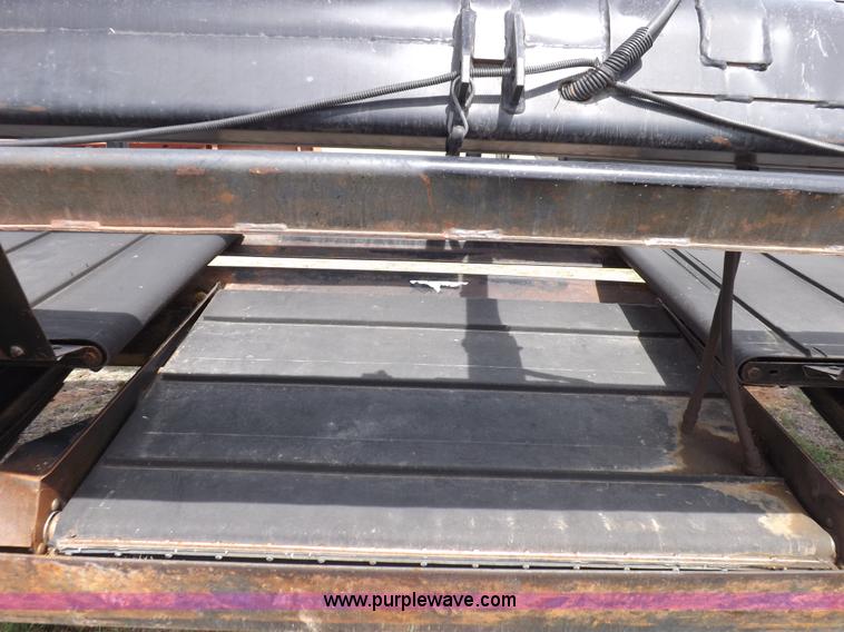 image for item F6494 MacDon 960 36' rigid header