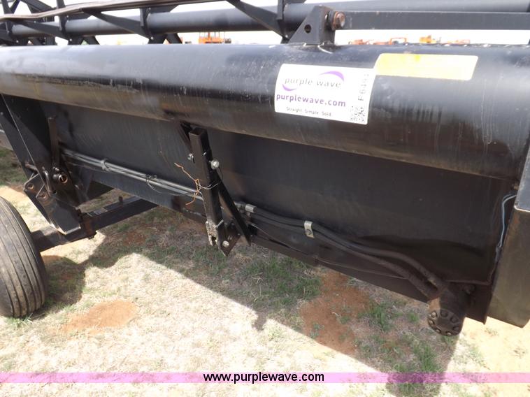 image for item F6494 MacDon 960 36' rigid header