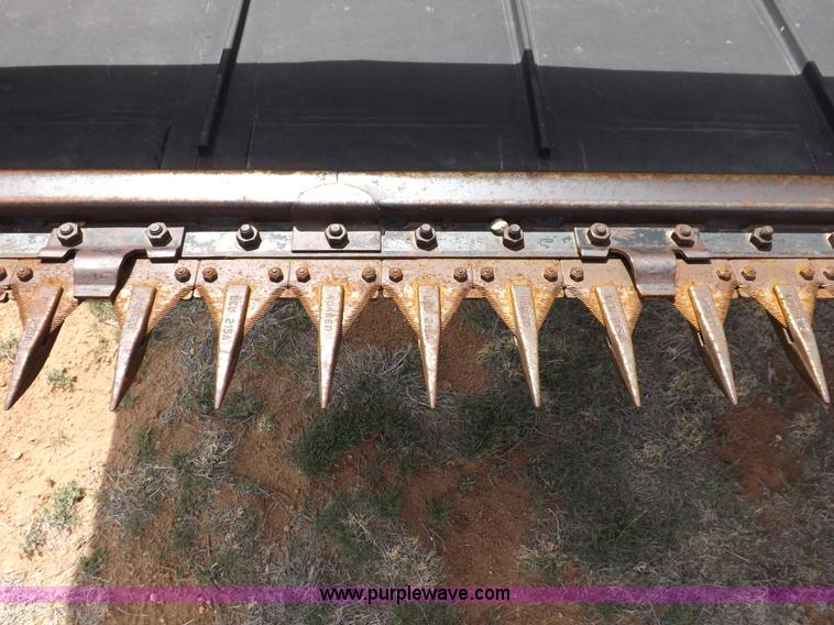 image for item F6494 MacDon 960 36' rigid header