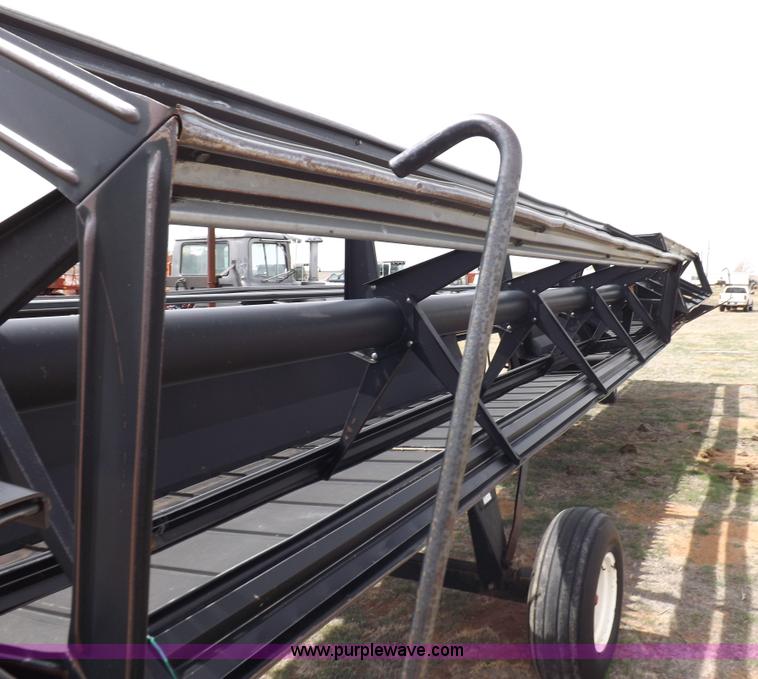 image for item F6494 MacDon 960 36' rigid header
