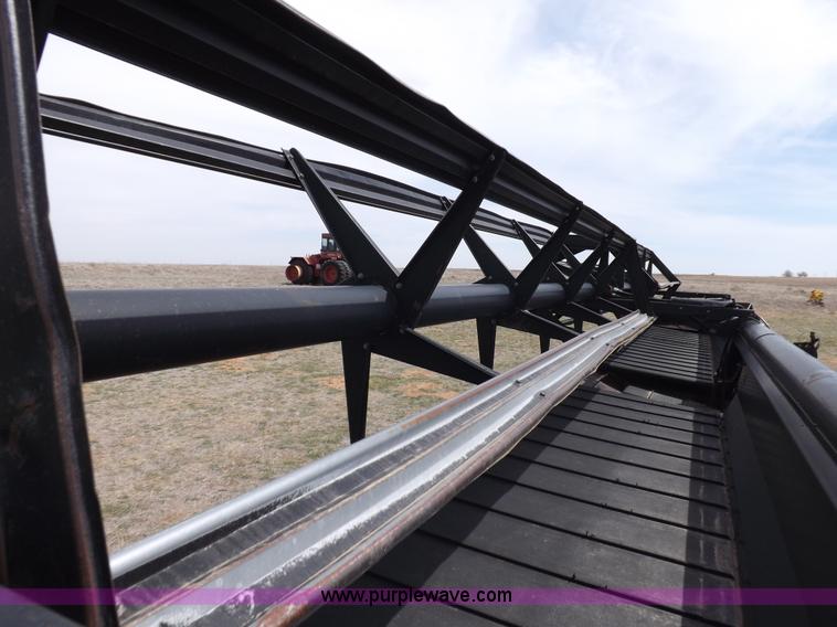 image for item F6494 MacDon 960 36' rigid header