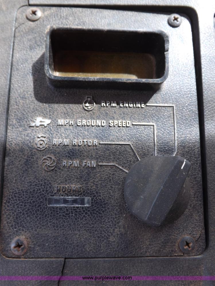 image for item F6497 International 1480 combine