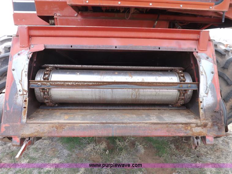 image for item F6497 International 1480 combine