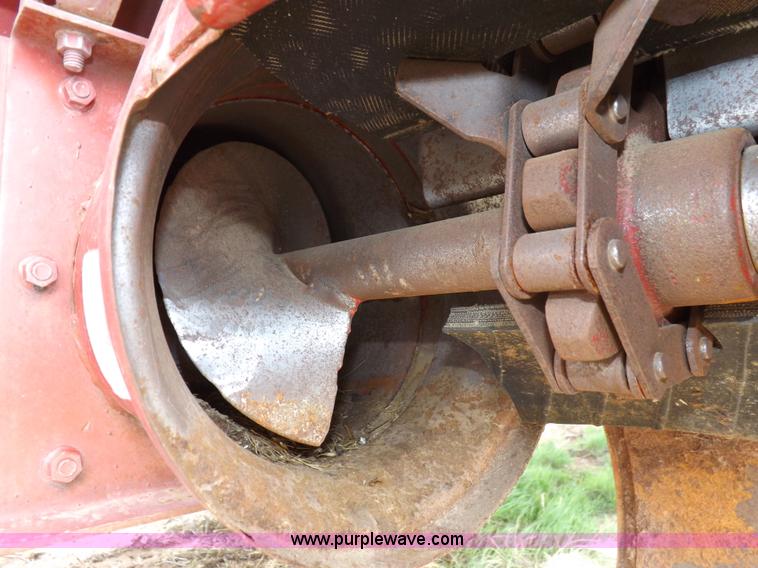 image for item F6497 International 1480 combine