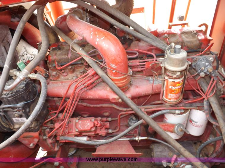 image for item F6497 International 1480 combine