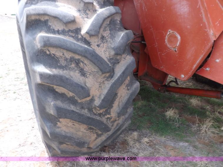 image for item F6497 International 1480 combine