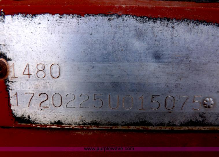 image for item F6497 International 1480 combine