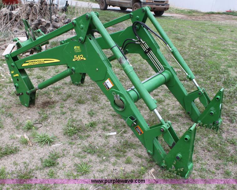 image for item F8670 John Deere 542 loader