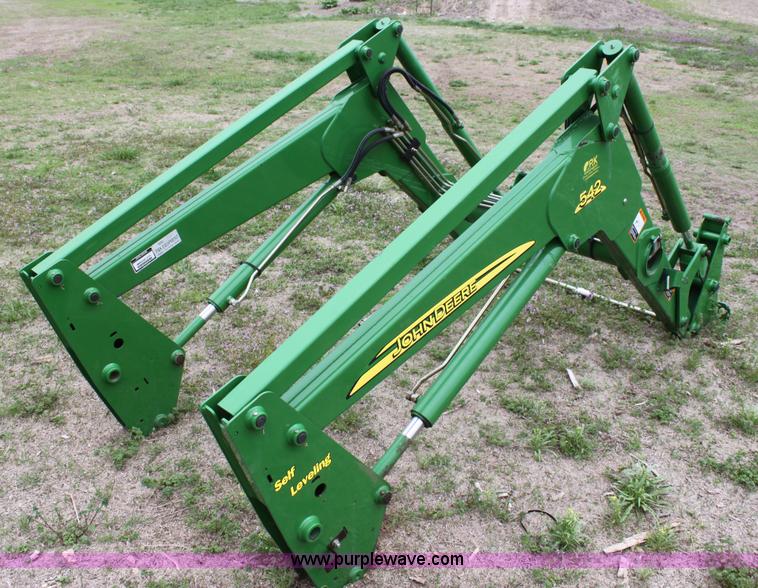image for item F8670 John Deere 542 loader