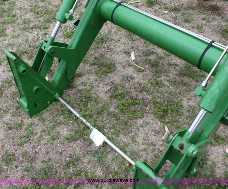 image for item F8670 John Deere 542 loader