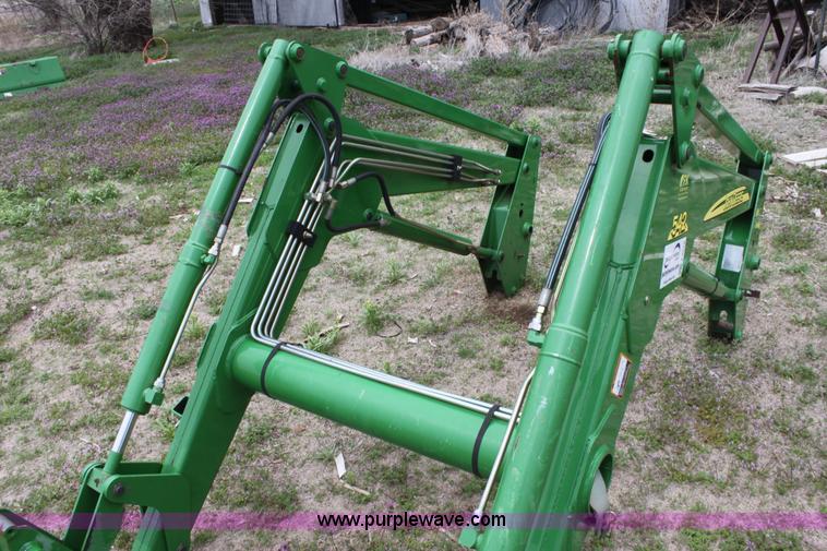 image for item F8670 John Deere 542 loader