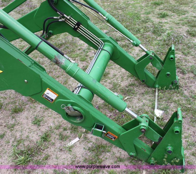 image for item F8670 John Deere 542 loader