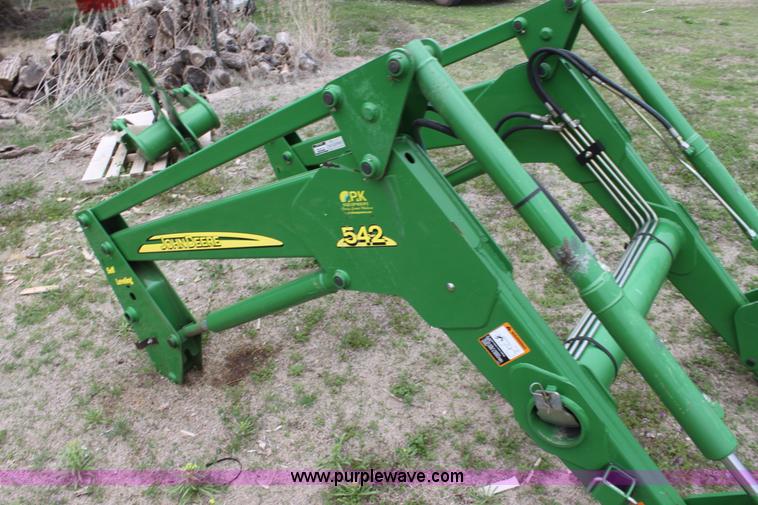 image for item F8670 John Deere 542 loader