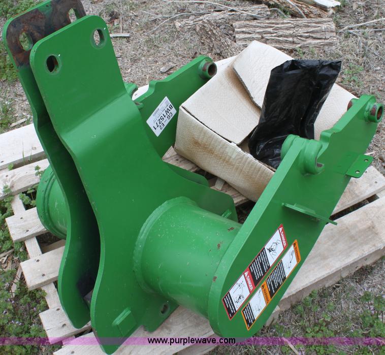 image for item F8670 John Deere 542 loader