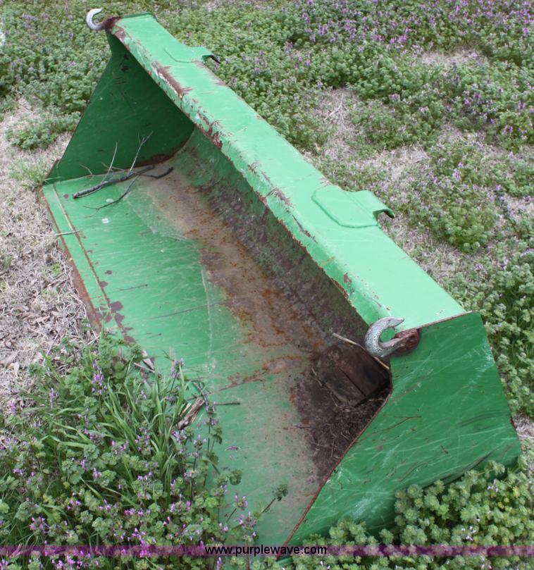 image for item F8670 John Deere 542 loader