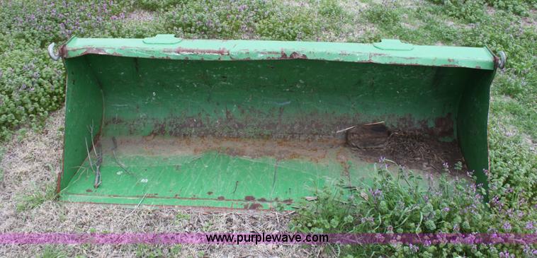 image for item F8670 John Deere 542 loader