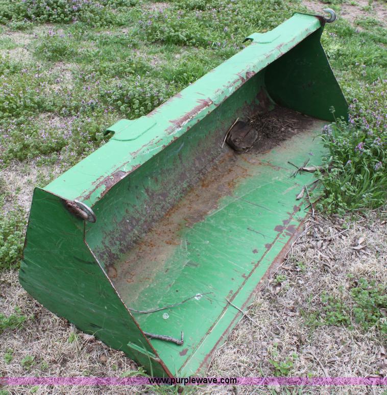 image for item F8670 John Deere 542 loader