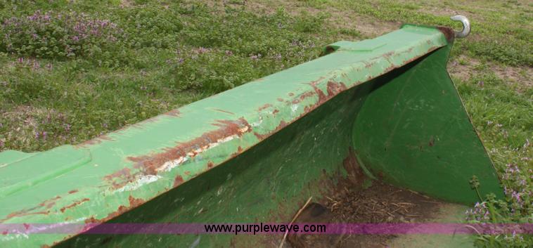 image for item F8670 John Deere 542 loader