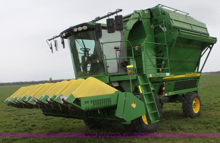 image for item F8680 2006 John Deere 7460 Mudhog cotton stripper