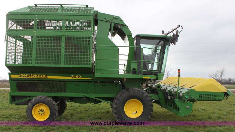 image for item F8680 2006 John Deere 7460 Mudhog cotton stripper