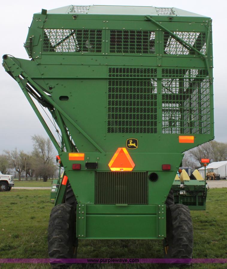 image for item F8680 2006 John Deere 7460 Mudhog cotton stripper