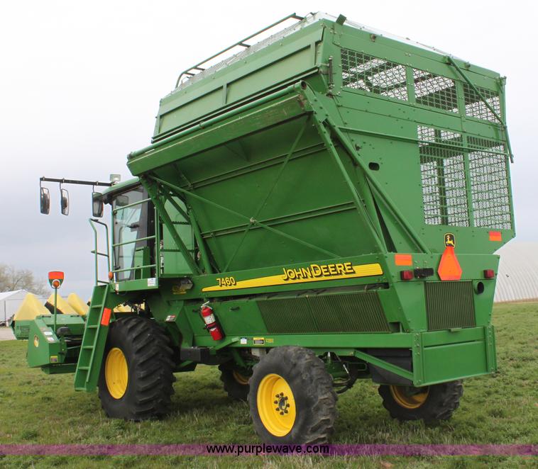 image for item F8680 2006 John Deere 7460 Mudhog cotton stripper