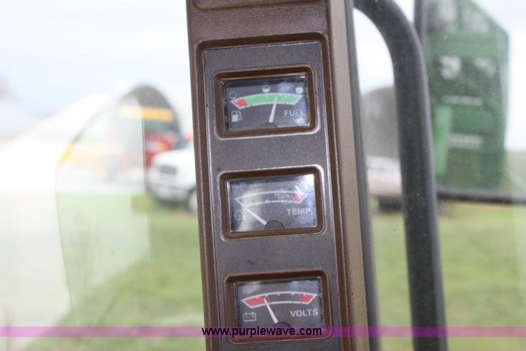 image for item F8680 2006 John Deere 7460 Mudhog cotton stripper