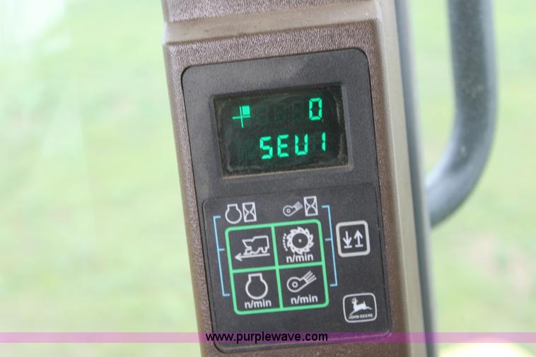 image for item F8680 2006 John Deere 7460 Mudhog cotton stripper