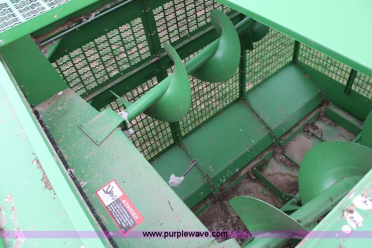 image for item F8680 2006 John Deere 7460 Mudhog cotton stripper