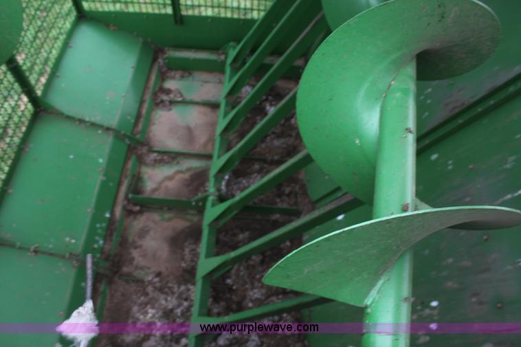 image for item F8680 2006 John Deere 7460 Mudhog cotton stripper