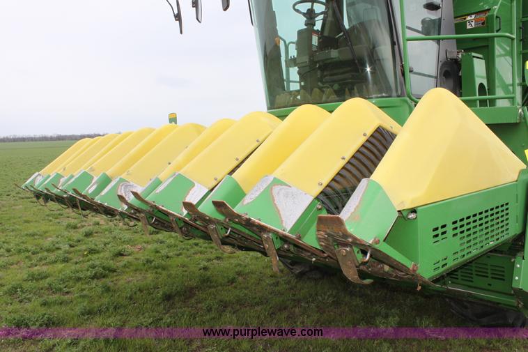 image for item F8680 2006 John Deere 7460 Mudhog cotton stripper