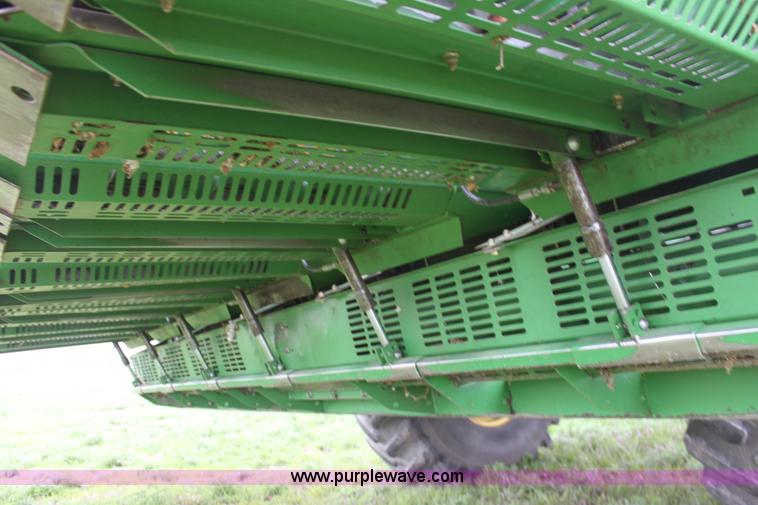 image for item F8680 2006 John Deere 7460 Mudhog cotton stripper