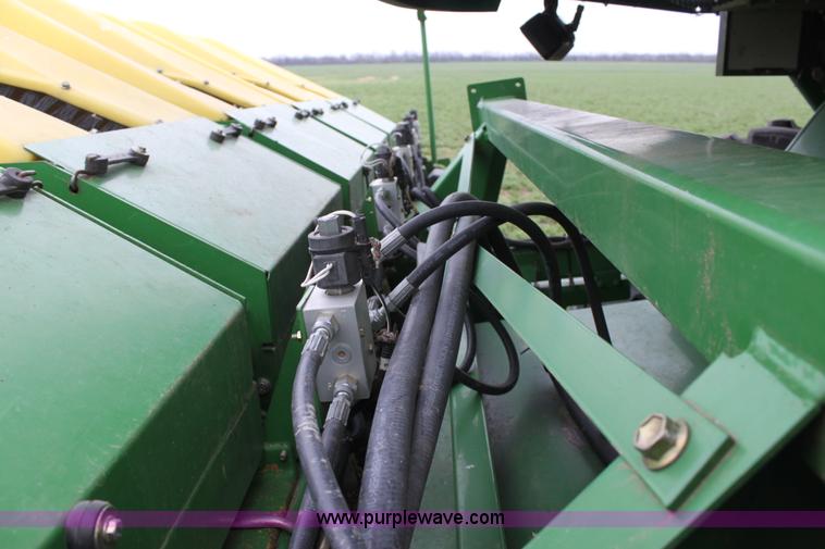 image for item F8680 2006 John Deere 7460 Mudhog cotton stripper