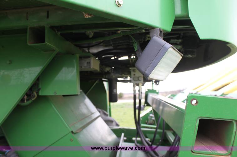 image for item F8680 2006 John Deere 7460 Mudhog cotton stripper