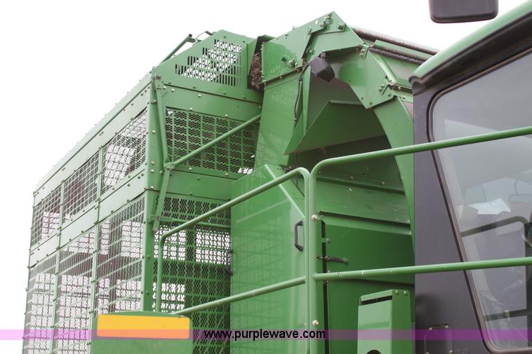 image for item F8680 2006 John Deere 7460 Mudhog cotton stripper