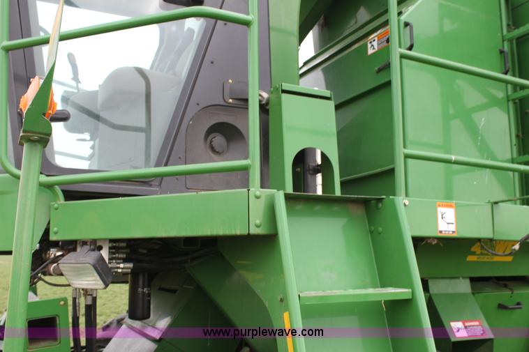 image for item F8680 2006 John Deere 7460 Mudhog cotton stripper