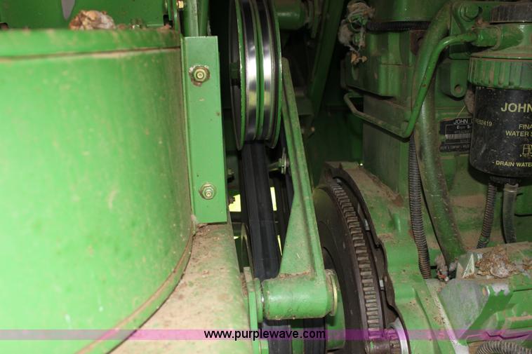 image for item F8680 2006 John Deere 7460 Mudhog cotton stripper