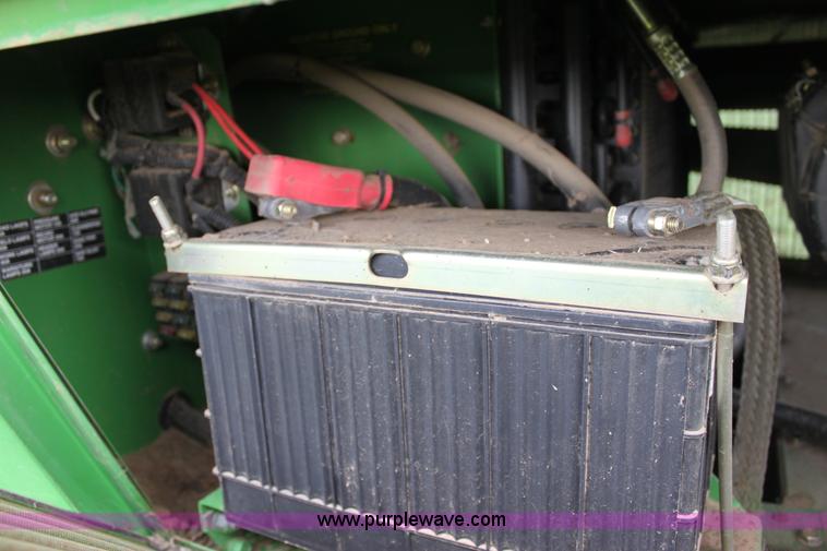 image for item F8680 2006 John Deere 7460 Mudhog cotton stripper