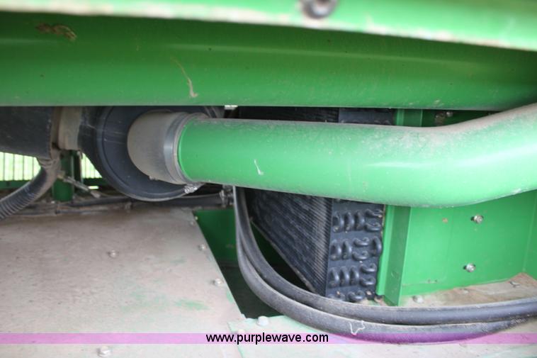 image for item F8680 2006 John Deere 7460 Mudhog cotton stripper