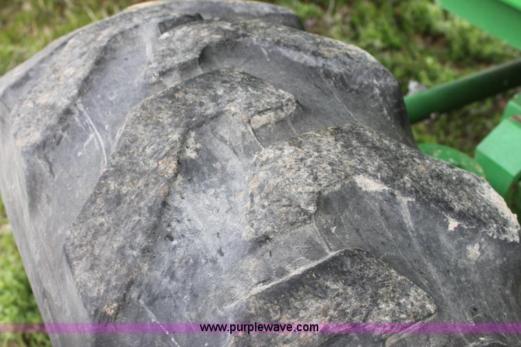 image for item F8680 2006 John Deere 7460 Mudhog cotton stripper