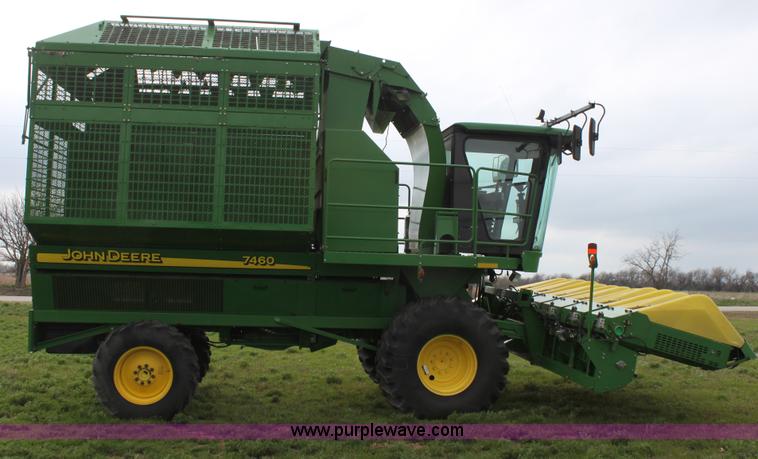 image for item F8681 2006 John Deere 7460 Mudhog cotton stripper