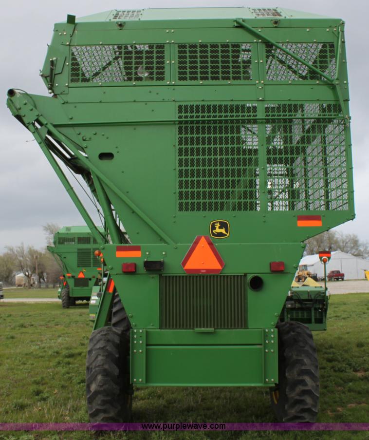 image for item F8681 2006 John Deere 7460 Mudhog cotton stripper