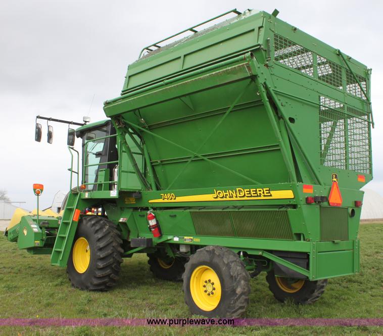 image for item F8681 2006 John Deere 7460 Mudhog cotton stripper