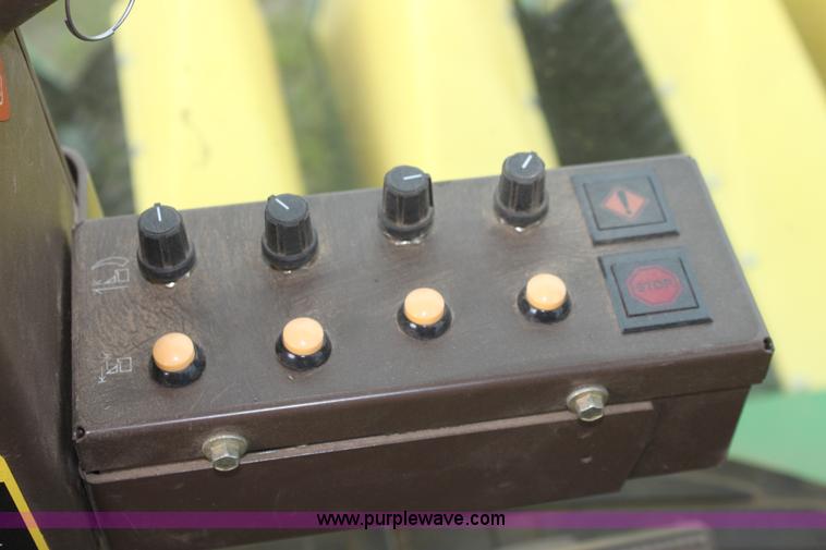 image for item F8681 2006 John Deere 7460 Mudhog cotton stripper