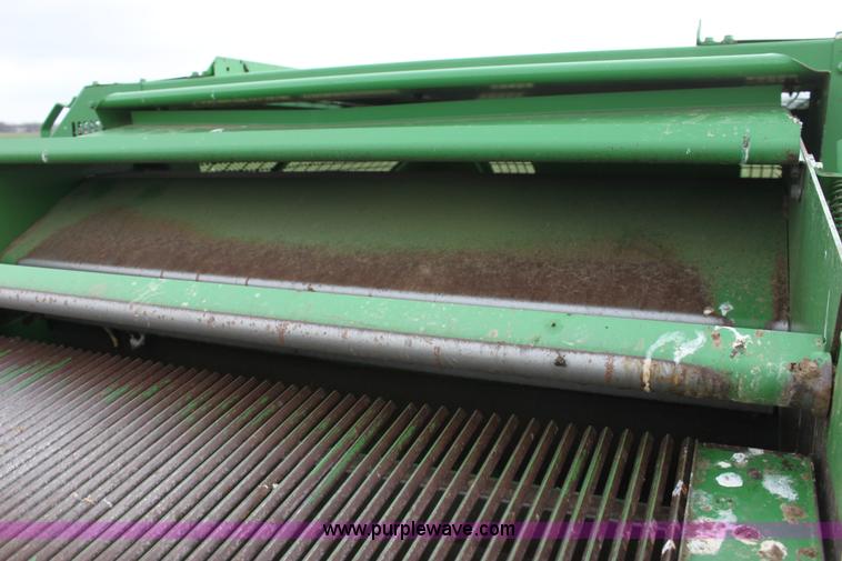 image for item F8681 2006 John Deere 7460 Mudhog cotton stripper