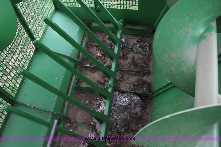 image for item F8681 2006 John Deere 7460 Mudhog cotton stripper