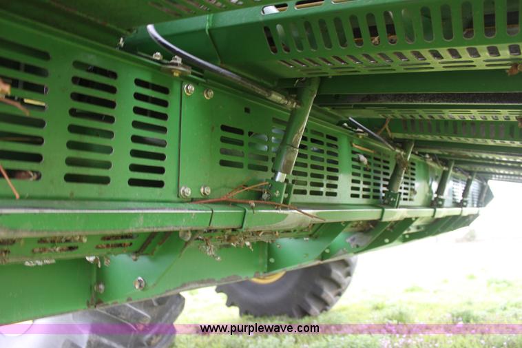 image for item F8681 2006 John Deere 7460 Mudhog cotton stripper